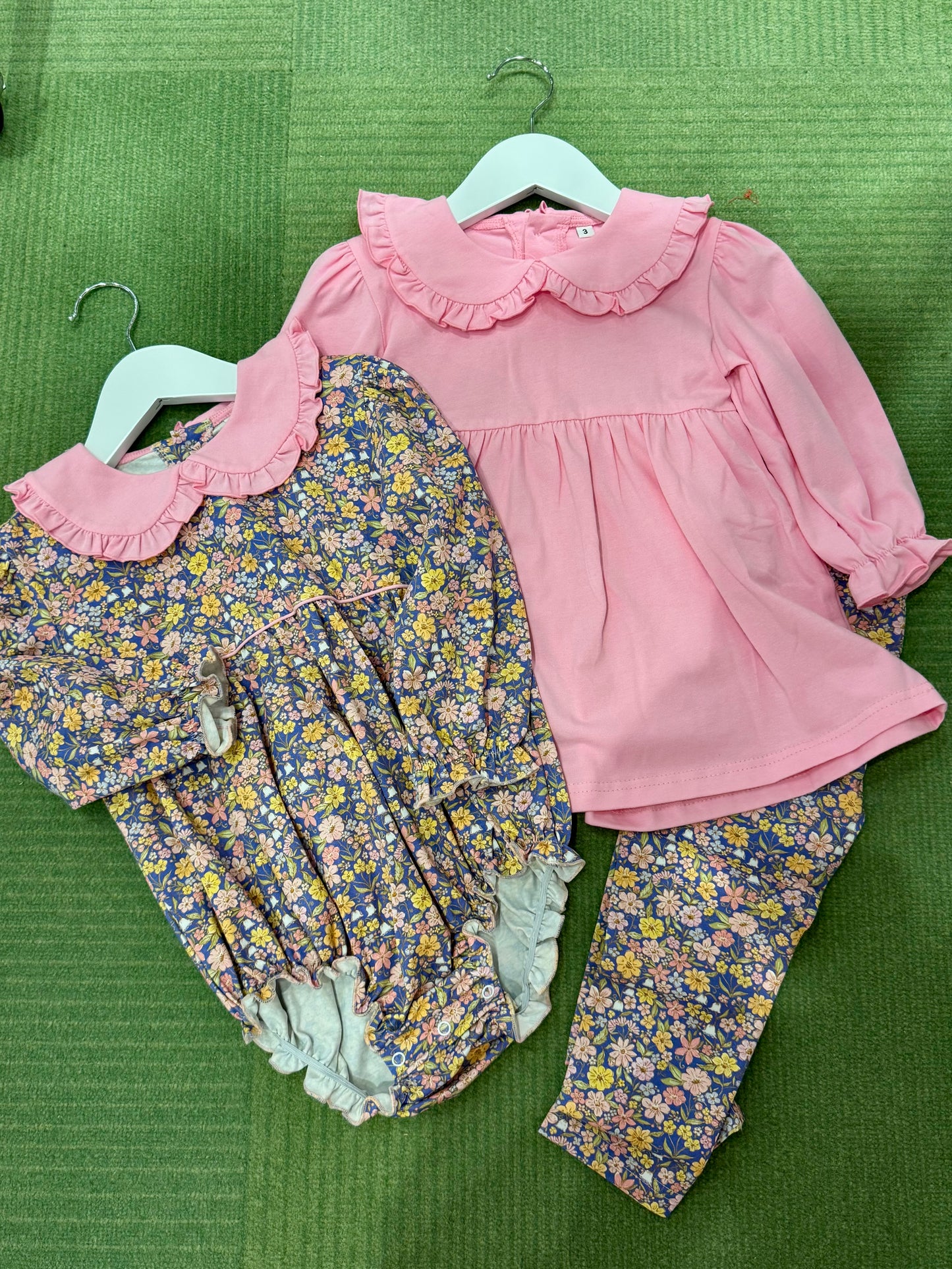 RUFFLE COLLAR FLORAL COLLECTION